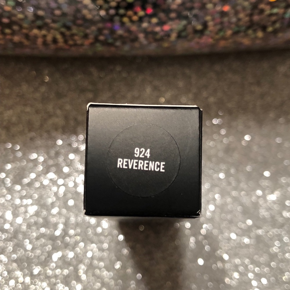 BNIB! MAC Powder Kiss Lipstick π Reverence 924 - Picture 3 of 6